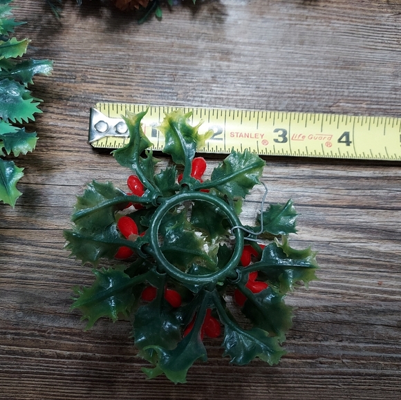 Lot of 6 Vintage Plastic Christmas Taper Candle Ring Wreaths - Picture 7 of 8